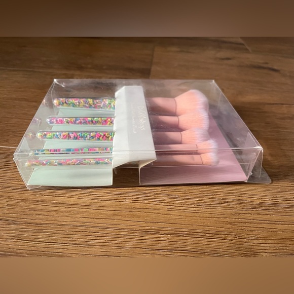 BRAND NEW Pink, Sprinkles Make Up Brushes Set - Picture 5 of 9